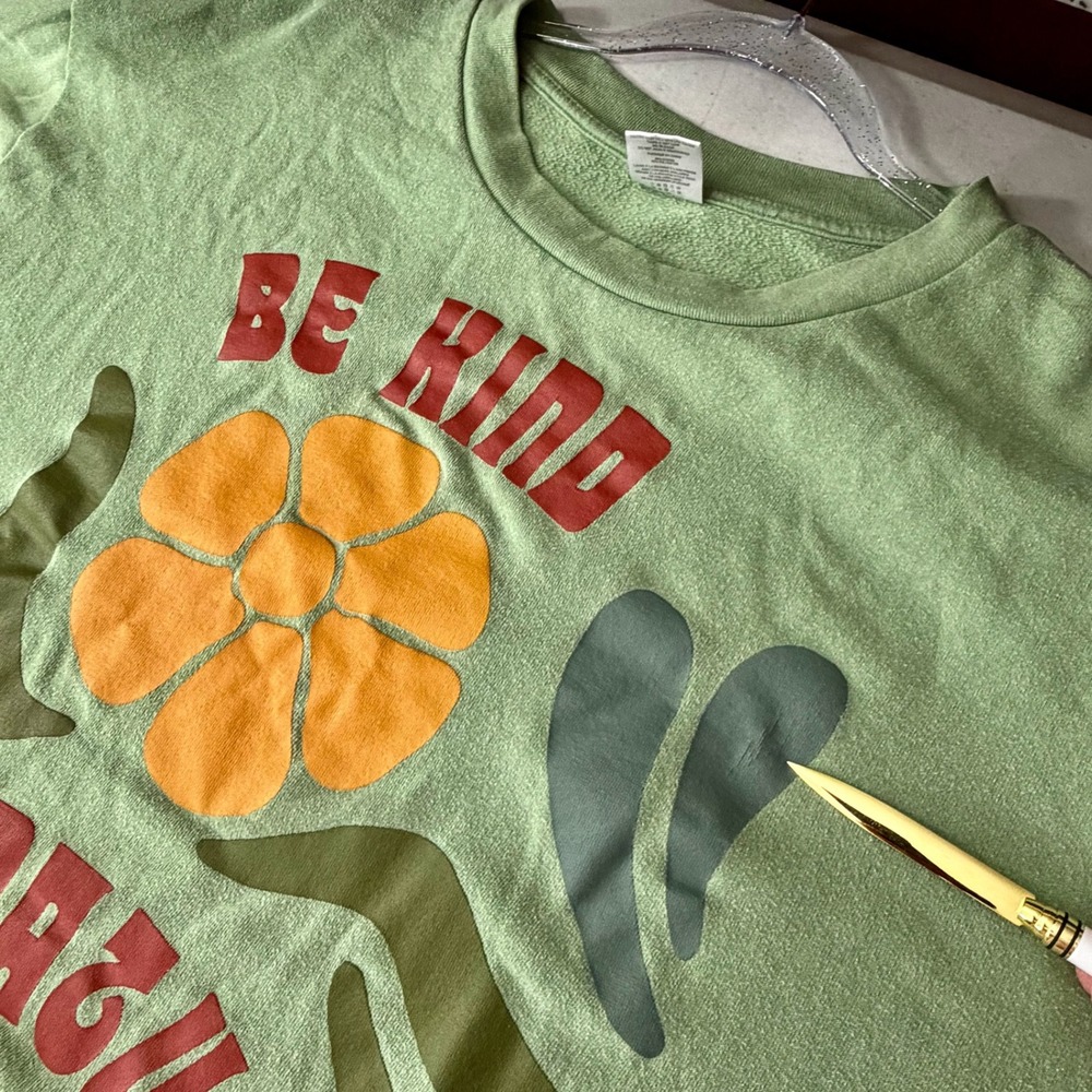 Desert Dreamer Be Kind To Nature Graphic Sweatshirt Green XXL Cotton Blend - Picture 6 of 9